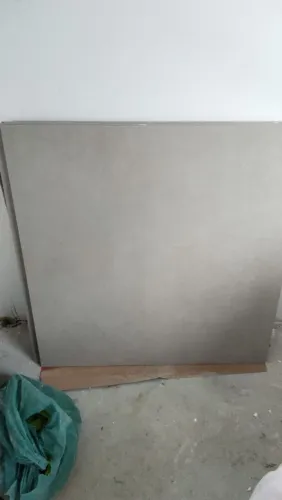 Piso porcelanato acetinado
