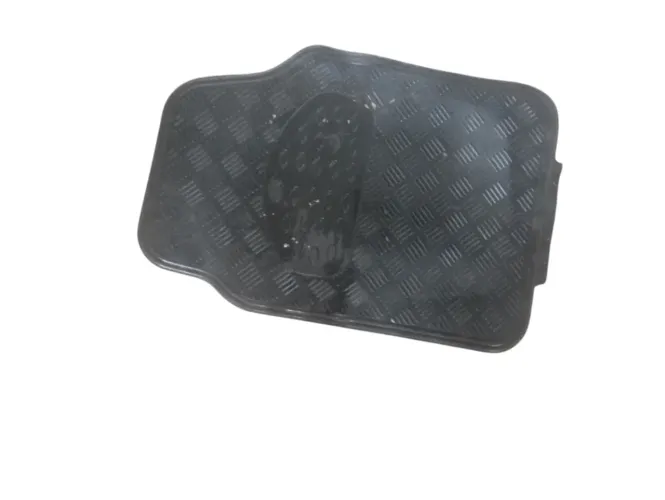 Tapete carpete usado dianteiro 