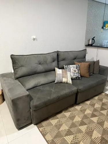 Sofá retratil e reclinável