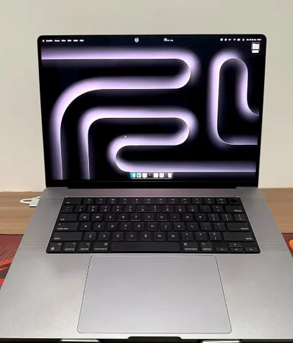 MacBook Pro 16" M1 Pro 32GB RAM 1TB SSD (2021)