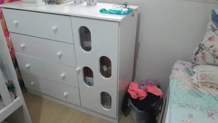 Vende se cômoda,berço e guarda roupa