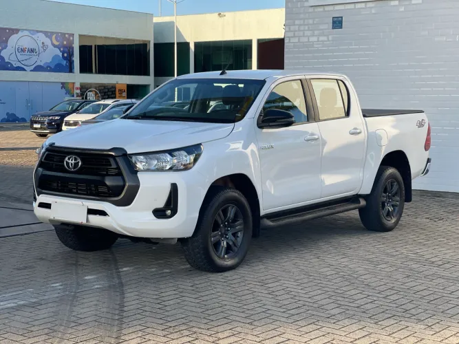 Toyota Hilux CD SR 4X4 2.8 TDI Diesel Aut. 2024