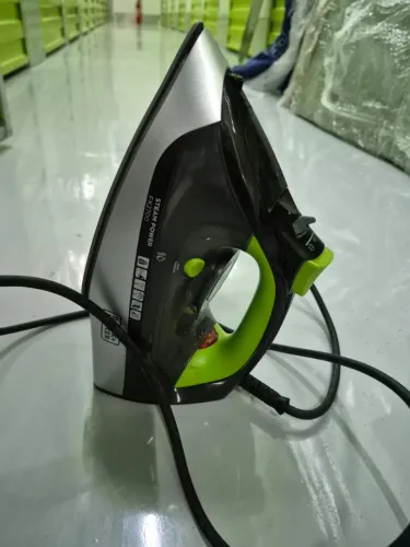 ferro de passar a vapor Black & Decker FX2700