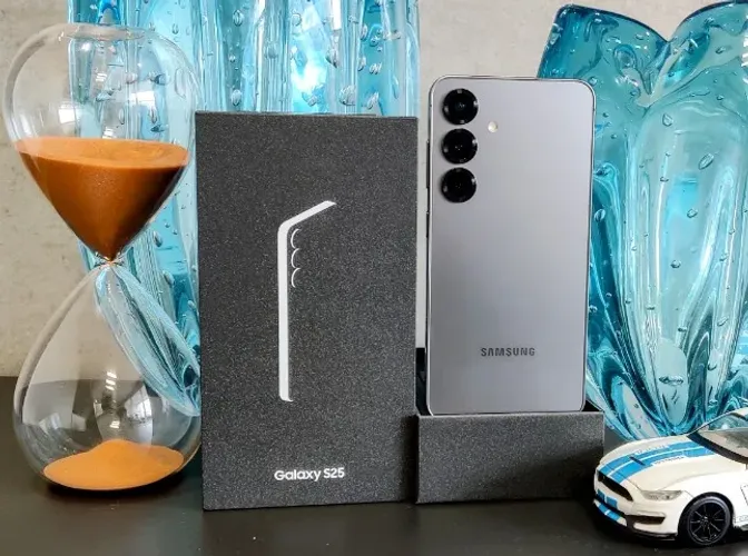 Samsung Galaxy S25 - 256gb - Cinza - Igual Novo (NF e Garantia)