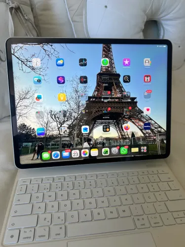 iPad Pro 12.9 polegadas 5ª Geração Impecável + Teclado