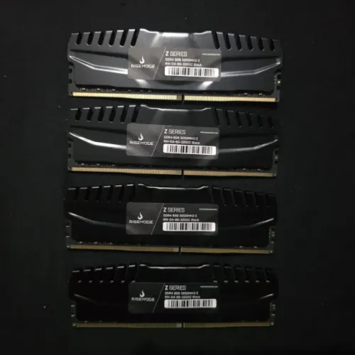Kit 4 Memórias RAM 8GB DDR4 (Total 32GB)