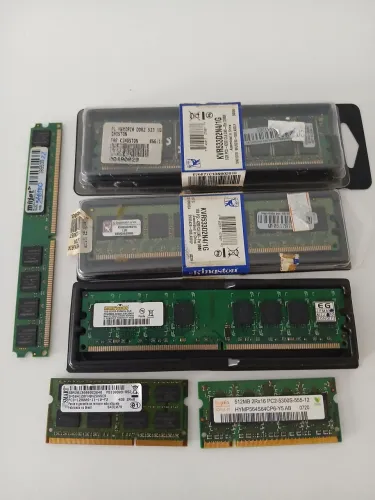 Memória Kingston 1GB DDR2