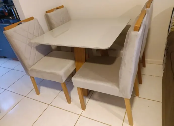 Mesa de jantar 90x90 cadeiras em madeira macica