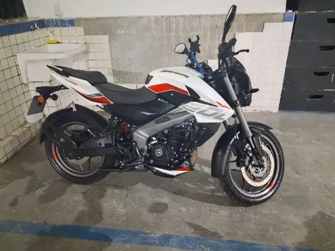 Bajaj Dominar NS200 2026 - Muito conservada
