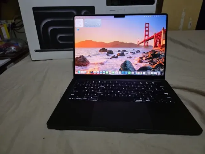Macbook Pro M5, 24gb ram, 1tb hd, nota fiscal, caixa e 11 meses de garantia