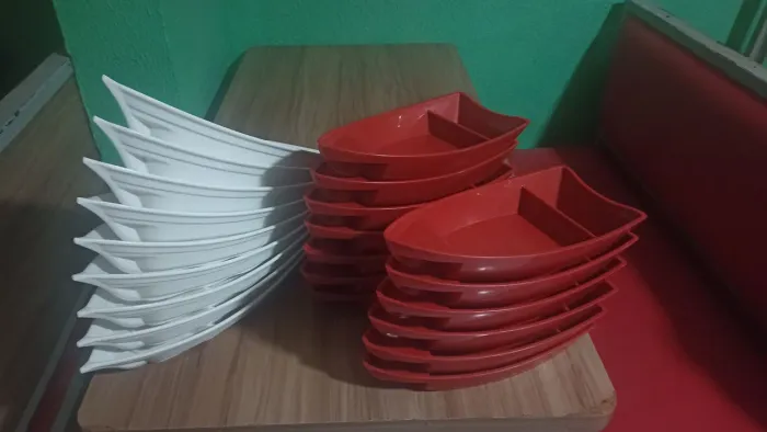 VENDO BARCAS DE SUSHIS 