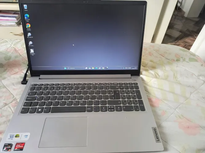 Notebook Lenovo -5 Ryzen  512g