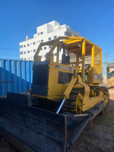 Trator de Esteira AD7b 1980 todo adaptado para 7d