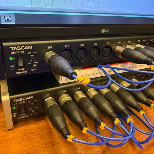 Interface de Áudio Tascam US-16x08 (unidade)