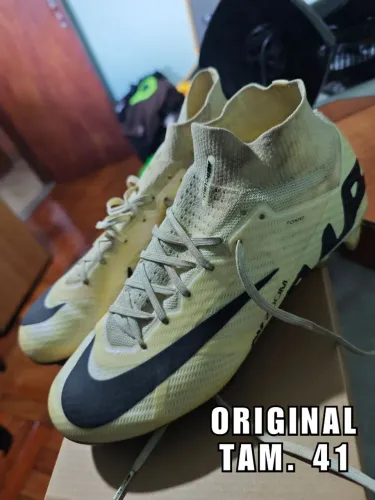Chuteira Nike Mercurial Profissional