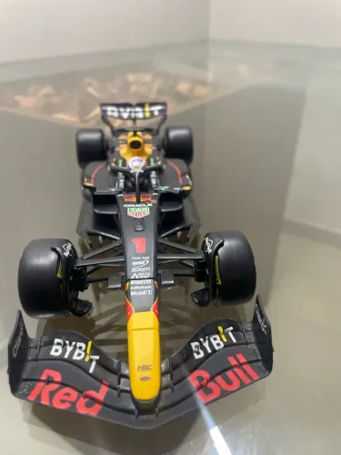 Carro em Miniatura - Red Bull RB19