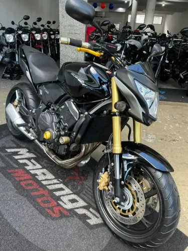 Honda Hornet 600f 2012 impecável! Vale a pena conferir.