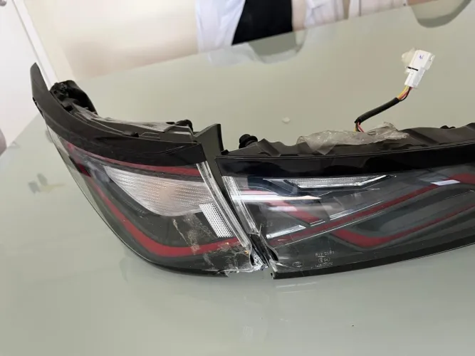 Lanterna Traseira Original BYD Dolphin 2023/2024 Completa - Com Avaria