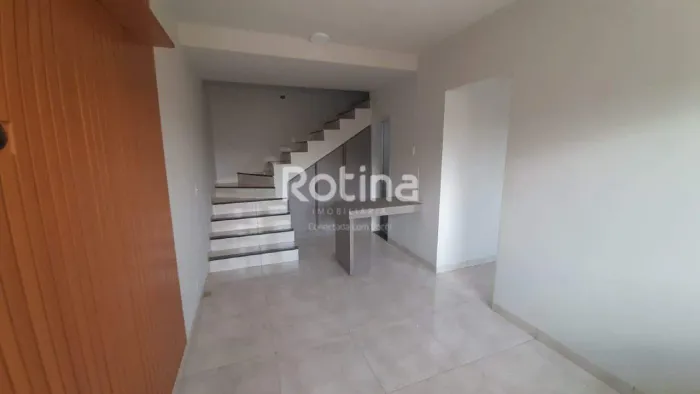 Casa para alugar, 2 quartos, Novo Mundo - Uberlândia/MG - Rotina Imobiliária