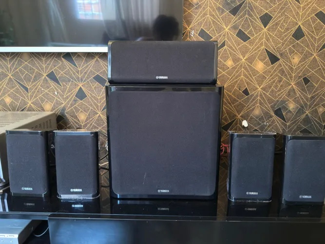 Caixas YAMAHA 5.1 com subwoofer ativo