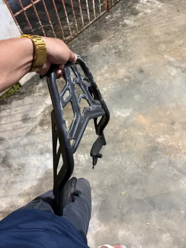 Vendo bagageiro cb twistter 300f