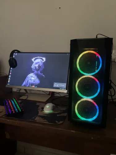 PC GAMER COM TELA,TECLADO E MOUSE RODA TUDO EM ALTO QUALIDADE 