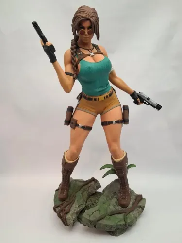 Estátua Lara Croft 1/5 (35CM)