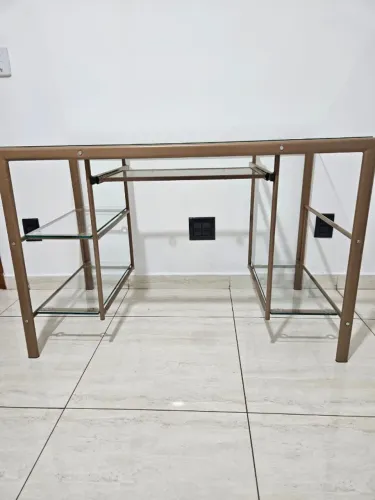 Mesa de computador de vidro