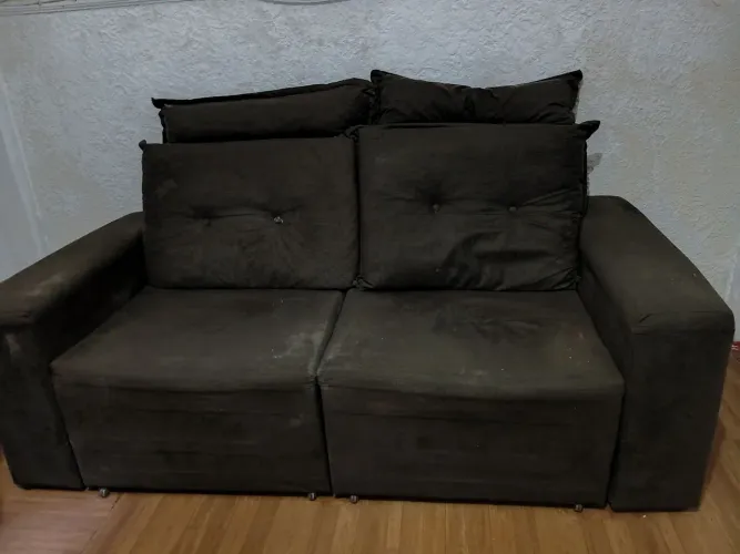 Vendo Sofá 2 lugares (cor marrom escuro )