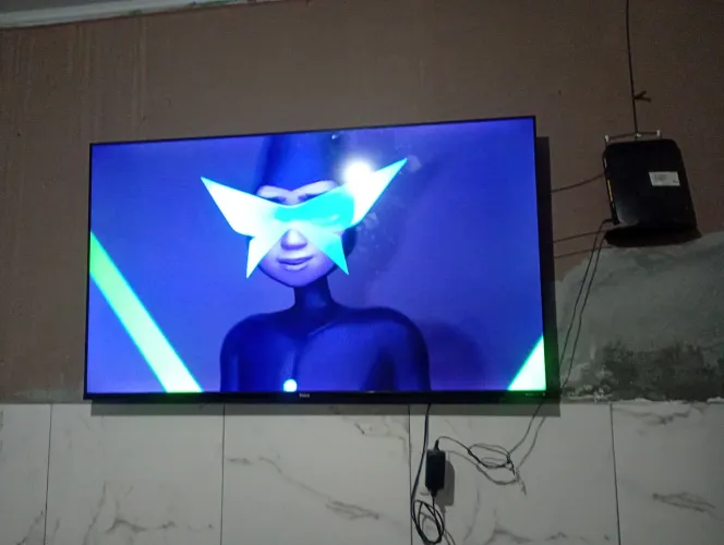 Vendo televisão 57 smart tv 