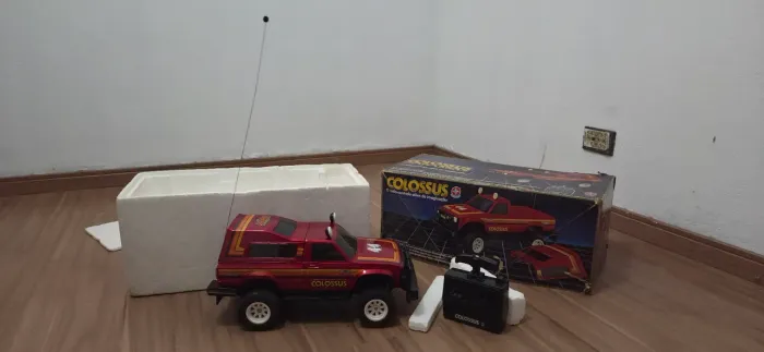 Carro de controle remoto colossus