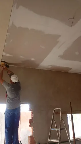 Forro e divisórias em gesso acartonado 