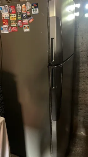 Vendo geladeira mabe 418 litros, esta com defeito parando de gelar