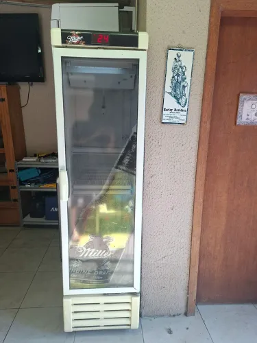 Cervejeira MetalFrio 270lt em 220V