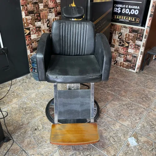 Cadeira de Barbeiro Profissional Kixiki Barber Boss (Hidráulica e Reclinável)