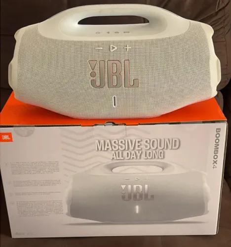BOMBOX 4