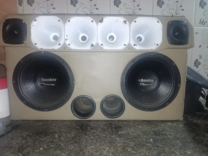 Vendo som automotivo 