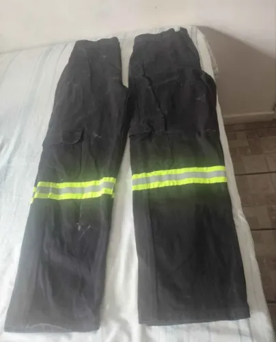 Calça com Fita refletiva