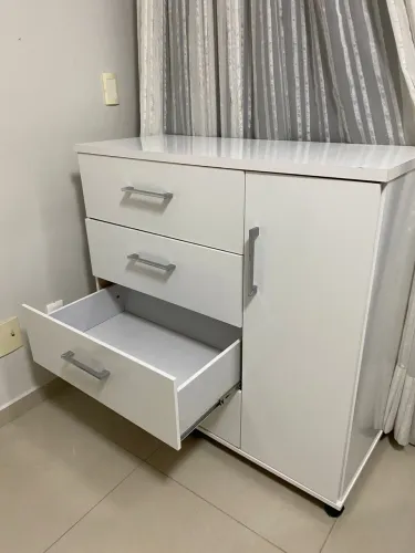 Vende-se cômoda