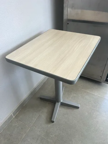 Conjunto Mesa e Cadeira