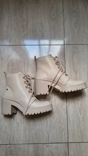 Bota coturno off white Ramarim