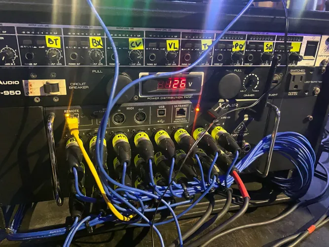 XR18 behringer