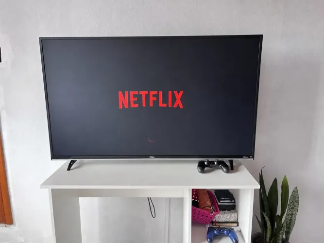 Smart TV Philco 49 Polegadas Full HD Perfeito Estado com Controle HDMI AV USB Espelha Tela