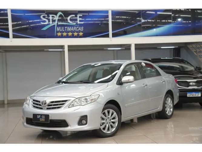 Toyota Corolla Altis 2.0 Flex 16V Aut. 2012