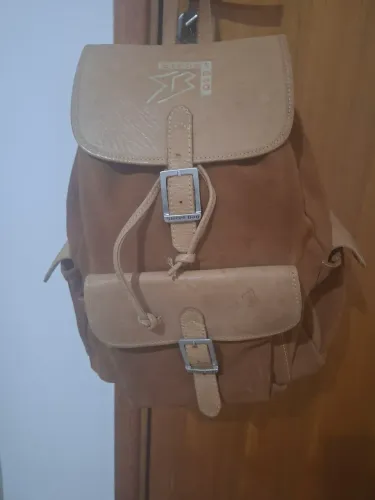 Mochila de couro legítimo