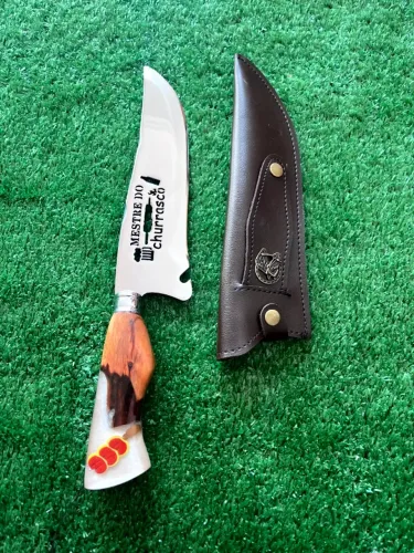 FACA PERSONALIZADA 10 POLEGADAS - MESTRE DO CHURRASCO Uma faca diferenciada para quem lev