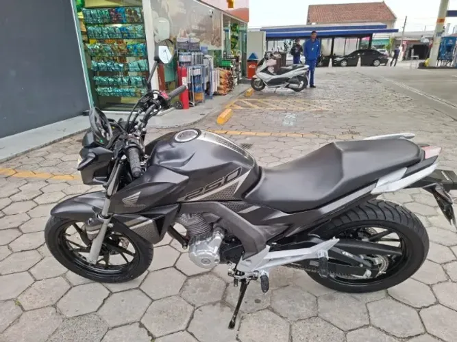 cb twister 250 cc ABS  impecável 