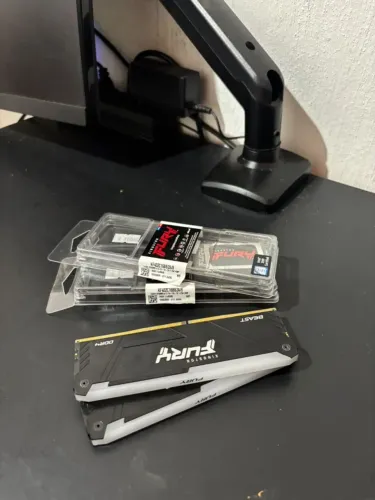 Memória DDR4 Kingston Fury Beast, RGB, 8GB, 3200MHz, Black