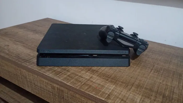 Ps4 slim semi novo