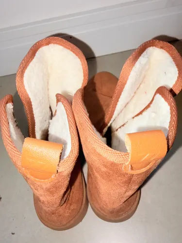 Bota marrom de pelos Arezzo - tamanho 35